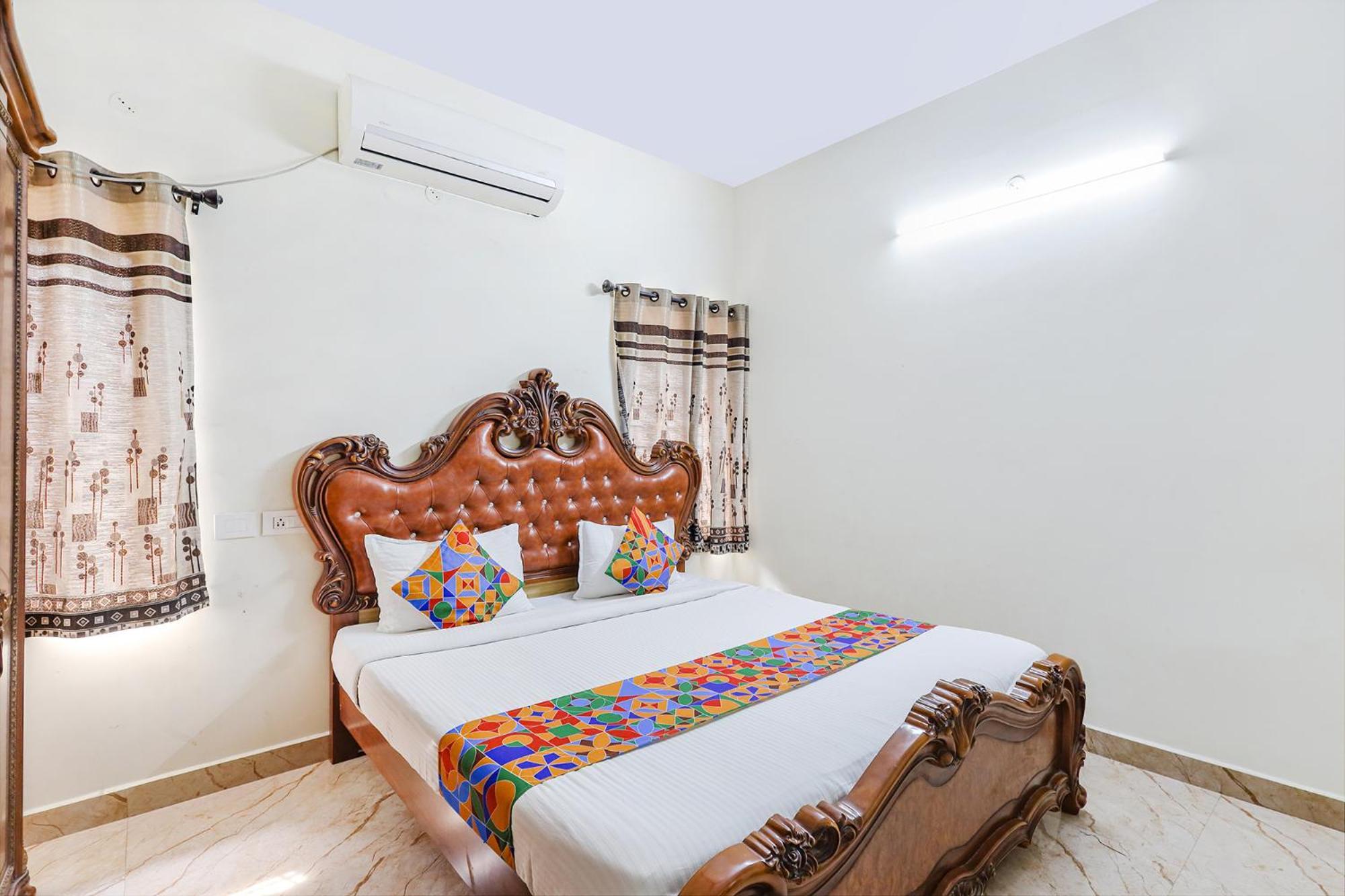 Hotel Fabexpress Fen Breeze Siruseri Esterno foto